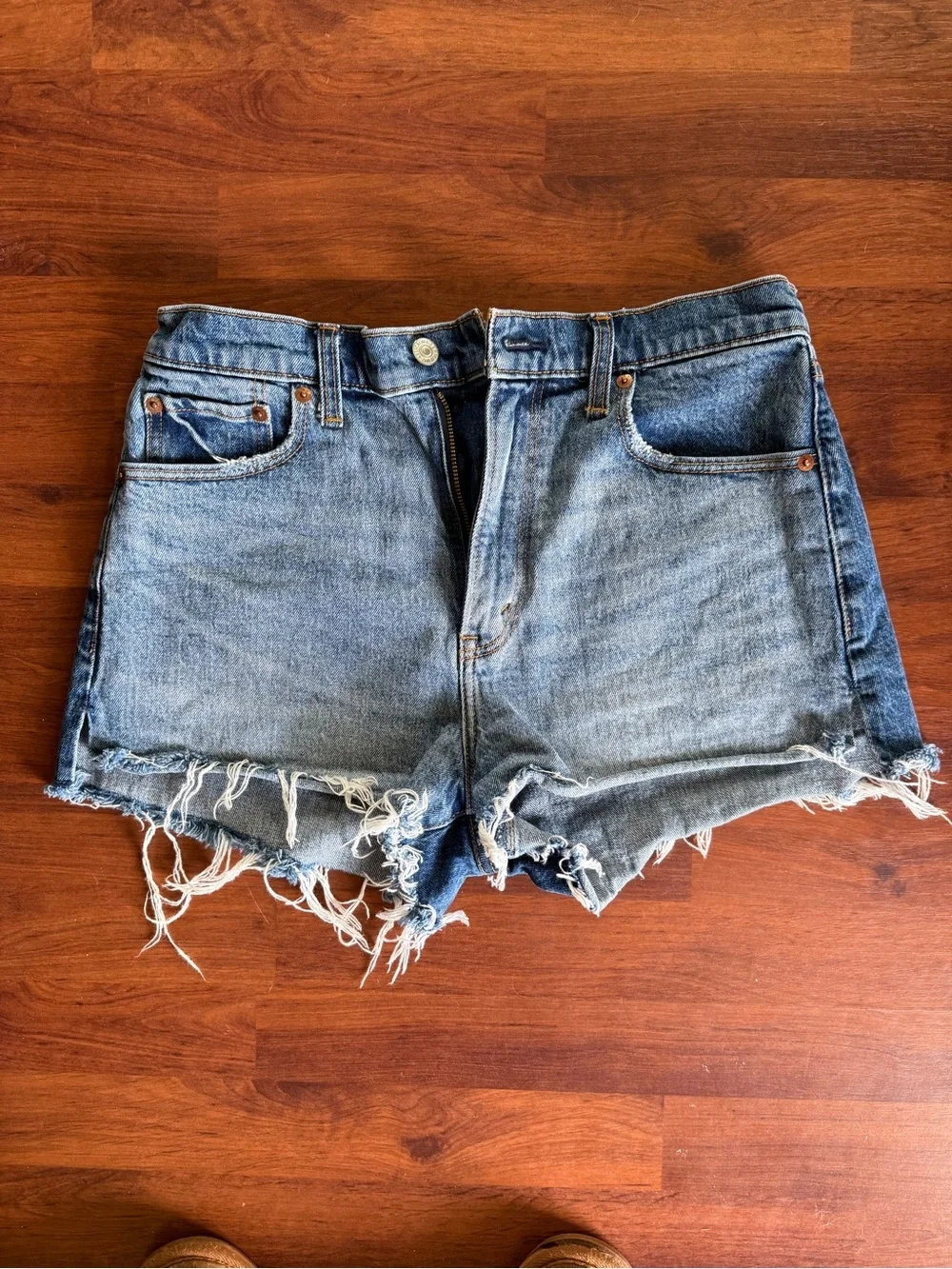Abercrombie & Fitch High-Rise Mom Short
